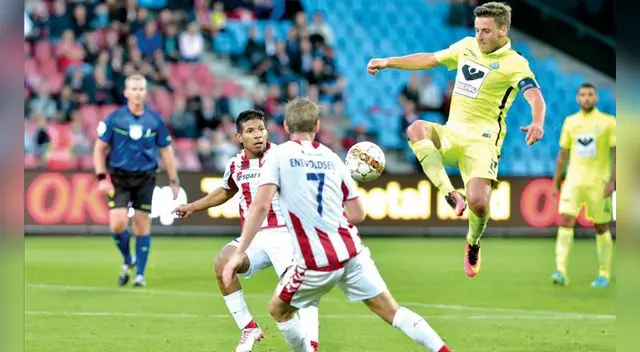 Edison Flores será titular hoy en el Aalborg ante el poderoso Copenhague. Edison Flores será titular hoy en el Aalborg ante el poderoso Copenhague.