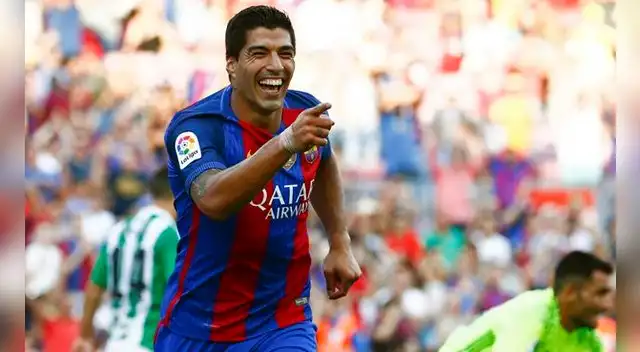 Luis Suárez celebra uno de sus goles al Real Betis. Luis Suárez celebra uno de sus goles al Real Betis.