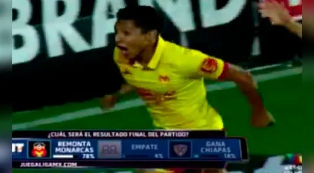 Raúl Ruidíaz celebra el gol del triunfo de Monarcas Morelia.