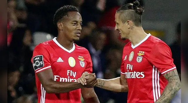 André Carrillo celebra su gol con Fejsa. André Carrillo celebra su gol con Fejsa.