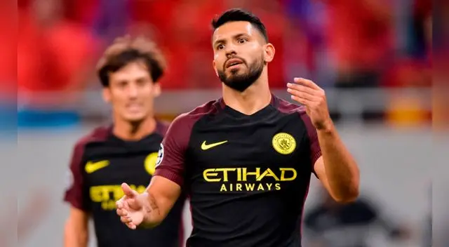 Sergio Aguero se lamenta tras fallar penal ante Steaua por Champions. Sergio Aguero se lamenta tras fallar penal ante Steaua por Champions.