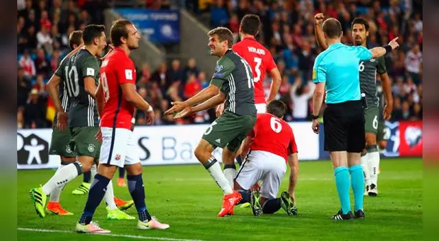 Alemania vs. Noruega: Thomas Müller celebra su primer gol Alemania vs. Noruega: Thomas Müller celebra su primer gol