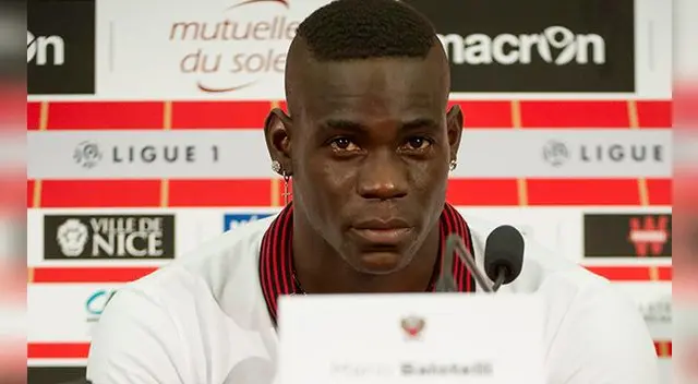 Mario Balotelli durante su presentación como jugador del Niza. Mario Balotelli durante su presentación como jugador del Niza.