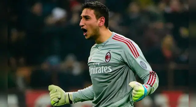 Gianluigi Donnarumma celebra un triunfo del AC Milan. Gianluigi Donnarumma celebra un triunfo del AC Milan.