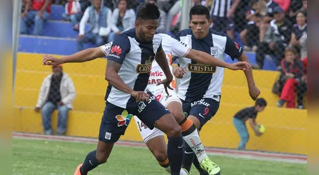 Alianza Lima: Lionard Pajoy se mostró molesto con el rendimiento del equipo. Alianza Lima: Lionard Pajoy se mostró molesto con el rendimiento del equipo.