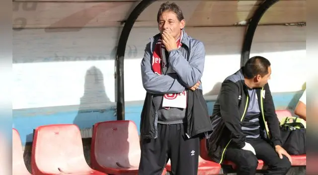 Universitario quiere renovar contrato a Chale por todo el 2017. Universitario quiere renovar contrato a Chale por todo el 2017.