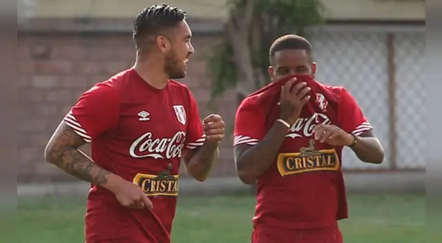 Juan Vargas y Jefferson Farfán durante un entrenamiento en la Videna. Juan Vargas y Jefferson Farfán durante un entrenamiento en la Videna.