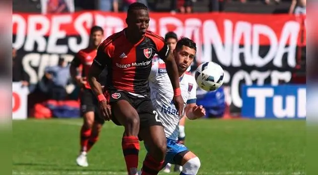 Luis Advíncula durante el partido de Newell's ante Tigre. Luis Advíncula durante el partido de Newell's ante Tigre.