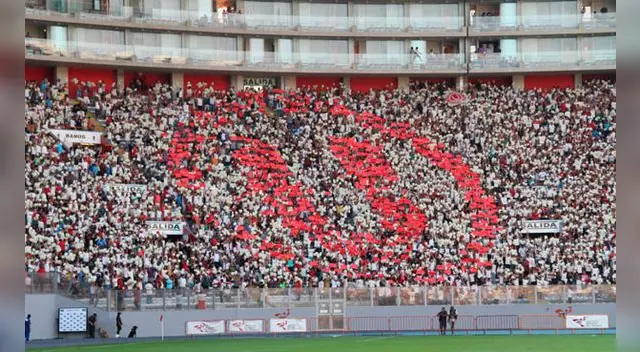 Universitario no tiene la respuesta esperada de sus hinchas en el Estadio Monumental. Universitario no tiene la respuesta esperada de sus hinchas en el Estadio Monumental.
