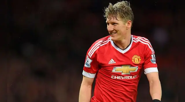 Bastian Schweinsteiger fue cesado del Manchester United, pero se irá de Old Trafford con un billetón. 