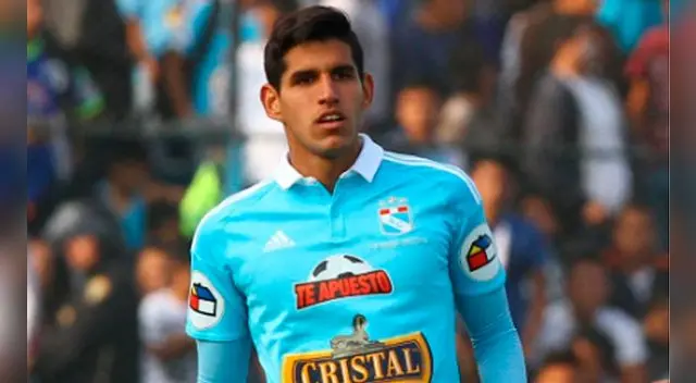 Luis Abram durante un partido de Sporting Cristal este 2016.