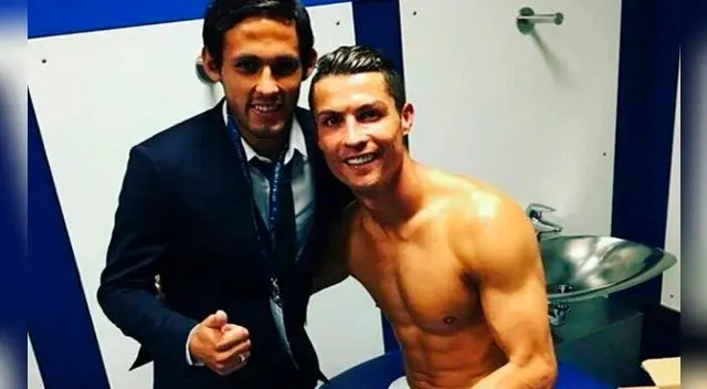 Cristiano Ronaldo posa para la foto junto al argentino Marcelo Meli. Cristiano Ronaldo posa para la foto junto al argentino Marcelo Meli.