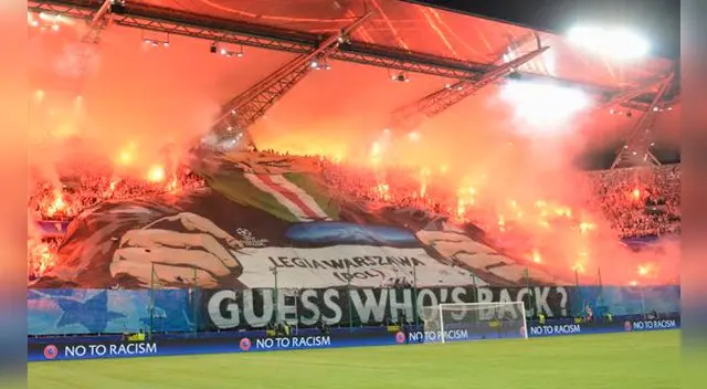 El Legia Varsovia sería castigado por una serie de incidentes de sus hinchas durante el duelo ante Borussia Dortmund. El Legia Varsovia sería castigado por una serie de incidentes de sus hinchas durante el duelo ante Borussia Dortmund.