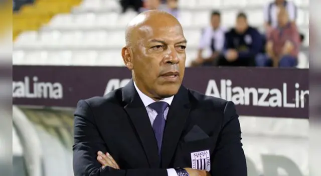Roberto Mosquera dio a conocer su opinión sobre el vibrante encuentro en Matute, que terminó en empate 1-1 entre Alianza Lima y Universitario en Liguillas 2016. Roberto Mosquera dio a conocer su opinión sobre el vibrante encuentro en Matute, que terminó en empate 1-1 entre Alianza Lima y Universitario en Liguillas 2016.