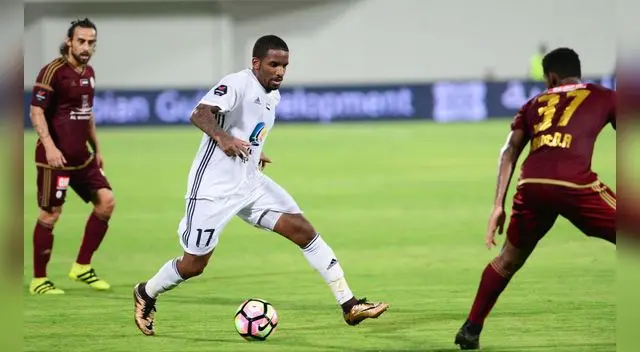 Jefferson Farfán y la ensólita posición en la que jugó con el Al-Jazira | VIDEO Jefferson Farfán y la ensólita posición en la que jugó con el Al-Jazira | VIDEO