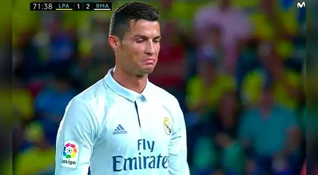 Cristiano Ronaldo sale molesto del campo tras ser sustituido ante Las Palmas.