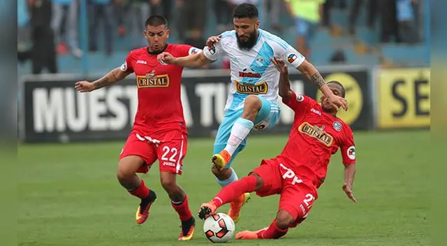 Sporting Cristal goleó 3-0 a Juan Aurich y se consolida en el primer lugar del acumulado Sporting Cristal goleó 3-0 a Juan Aurich y se consolida en el primer lugar del acumulado