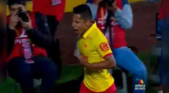 Raúl Ruidíaz celebra su gol al Puebla. Raúl Ruidíaz celebra su gol al Puebla.