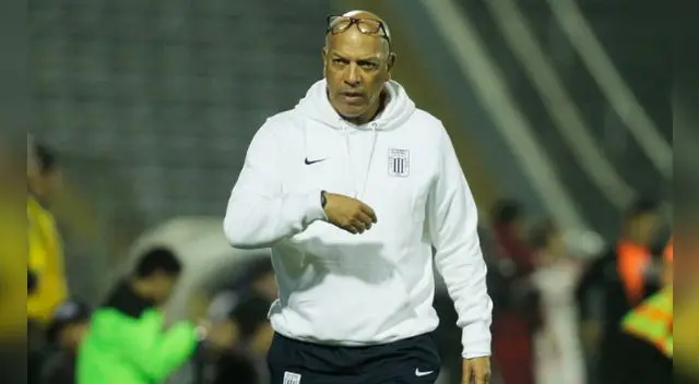 Roberto Mosquera brindó nueva conferencia de prensa, tras magro empate en Estadio Alejandro Villanueva, donde los hinchas ya no le tienen paciencia. Roberto Mosquera brindó nueva conferencia de prensa, tras magro empate en Estadio Alejandro Villanueva, donde los hinchas ya no le tienen paciencia.