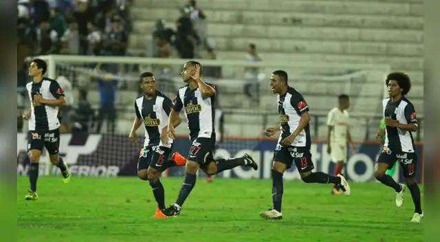 Alianza Lima se encuentra en el sexto puesto en la tabla acumulada de posiciones. Faltan 9 fechas para que culminen las Liguillas 2016. Alianza Lima se encuentra en el sexto puesto en la tabla acumulada de posiciones. Faltan 9 fechas para que culminen las Liguillas 2016.