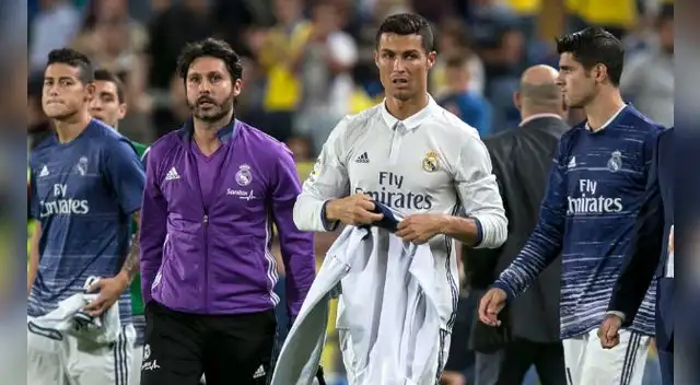 Real Madrid vive una tensión en la interna, luego de que ante Las Palmas, Zinedine tomara la decisión de cambiar a Cristiano Ronaldo. Real Madrid vive una tensión en la interna, luego de que ante Las Palmas, Zinedine tomara la decisión de cambiar a Cristiano Ronaldo.