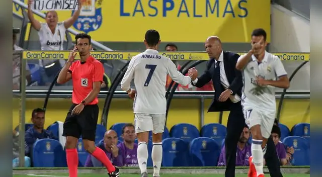 Momento que Cristiano Ronaldo es cambiando ante Las Palmas 