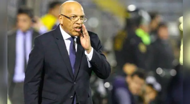 Roberto Mosquera, en una charla la semana pasada, reveló detalles del primer equipo desde que llegó a finales del año pasado. Roberto Mosquera, en una charla la semana pasada, reveló detalles del primer equipo desde que llegó a finales del año pasado.