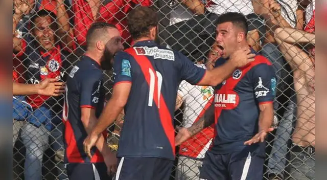Deportivo Municipal sueña con los Play Off: sumó seis puntos en solo 48 horas. Deportivo Municipal sueña con los Play Off: sumó seis puntos en solo 48 horas.