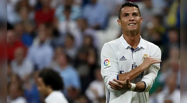 Cristiano Ronaldo preocupado por la crisis futbolística del Rel Madrid. Cristiano Ronaldo preocupado por la crisis futbolística del Rel Madrid.