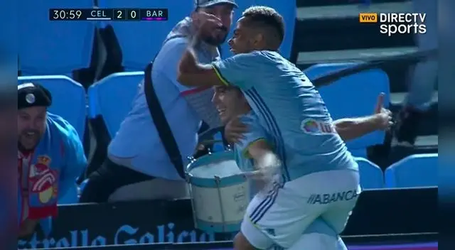 Iago Aspas celebra su gol con Theo. Iago Aspas celebra su gol con Theo.