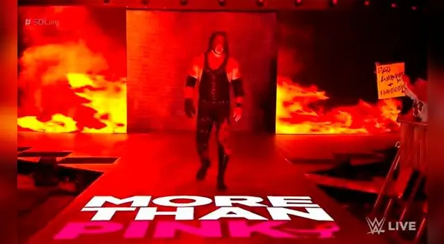 Kane venció a Bray Wyatt en WWE SmackDown Kane venció a Bray Wyatt en WWE SmackDown