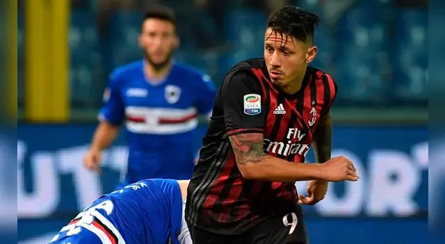 Gianluca Lapadula durante el partido AC Milan-Sampdoria.