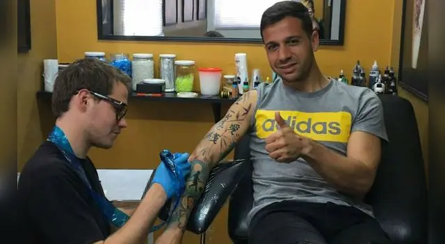 Universitario: Diego Guastavino sorprendió al mostrar nuevo tatuaje. Universitario: Diego Guastavino sorprendió al mostrar nuevo tatuaje.
