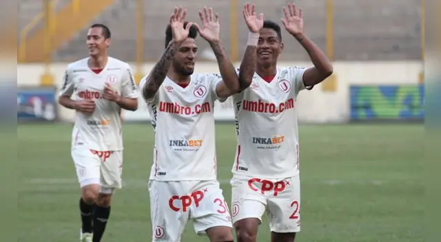 Alexi Gómez y Andy Polo celebran un gol en el Monumental. Alexi Gómez y Andy Polo celebran un gol en el Monumental.