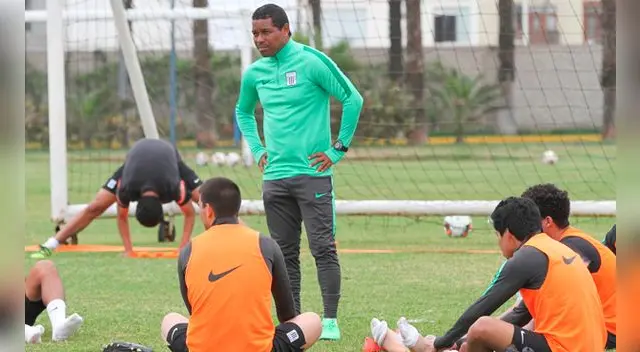 Juan Jayo durante un entrenamiento de Alianza Lima. Juan Jayo durante un entrenamiento de Alianza Lima.