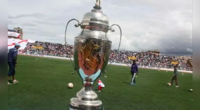 Copa Perú, siempre ha estado bajo la lupa, pero con la nueva administración de la FPF, tendría su último año este 2016. Copa Perú, siempre ha estado bajo la lupa, pero con la nueva administración de la FPF, tendría su último año este 2016.