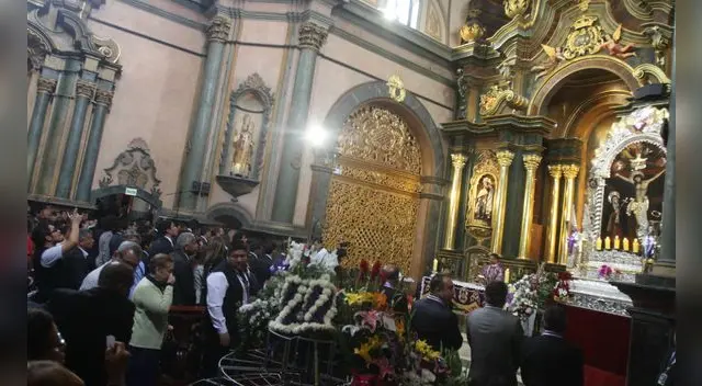 Alianza Lima renovó su fe ante el Cristo Moreno y sueña con clasificar al Play Off. Alianza Lima renovó su fe ante el Cristo Moreno y sueña con clasificar al Play Off.