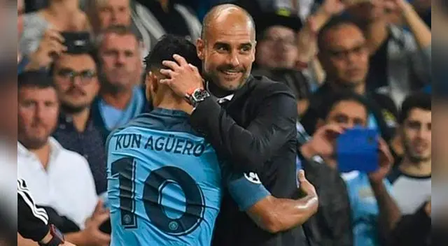 Sergio Aguero es abrazado por Pep Guardiola en un partido del Manchester City. Sergio Aguero es abrazado por Pep Guardiola en un partido del Manchester City.