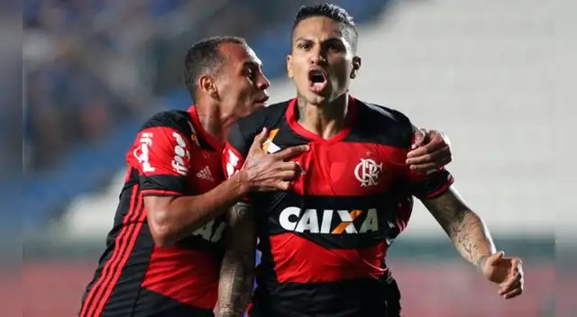 Flamengo de Paolo Guerrero vs. Internacional por el Brasileirao. Flamengo de Paolo Guerrero vs. Internacional por el Brasileirao.