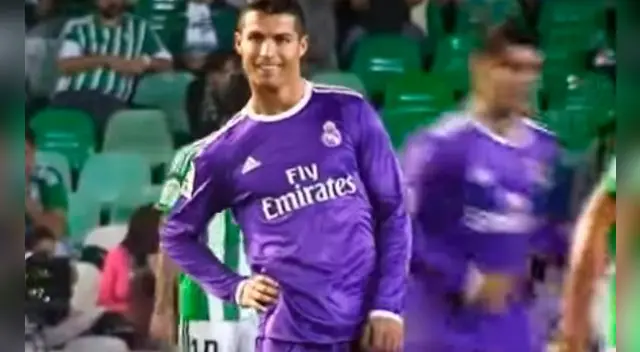 Real Madrid goleó al Real Betis. Uno de los goles fue de Cristiano Ronaldo, quien pudo sonreír luego de haber anotado con los ‘merengues’. Real Madrid goleó al Real Betis. Uno de los goles fue de Cristiano Ronaldo, quien pudo sonreír luego de haber anotado con los ‘merengues’.