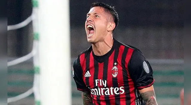 Gianluca Lapadula grita tras perder una ocasión de gol con AC Milan. Gianluca Lapadula grita tras perder una ocasión de gol con AC Milan.