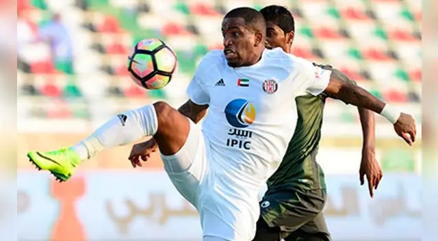 Jefferson Farfán durante un partido con Al Jazira.