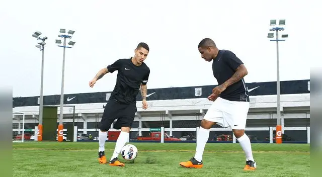 Jefferson Farfán cumplirá su promesa de retirarse junto a Paolo Guerrero en Alianza Lima. Jefferson Farfán cumplirá su promesa de retirarse junto a Paolo Guerrero en Alianza Lima.