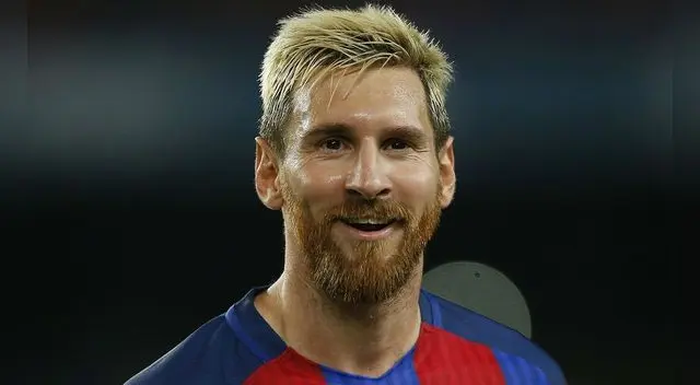 Lionel Messi deslumbra al mundo y vuelve a la carga por el Balón de Oro. Lionel Messi deslumbra al mundo y vuelve a la carga por el Balón de Oro.