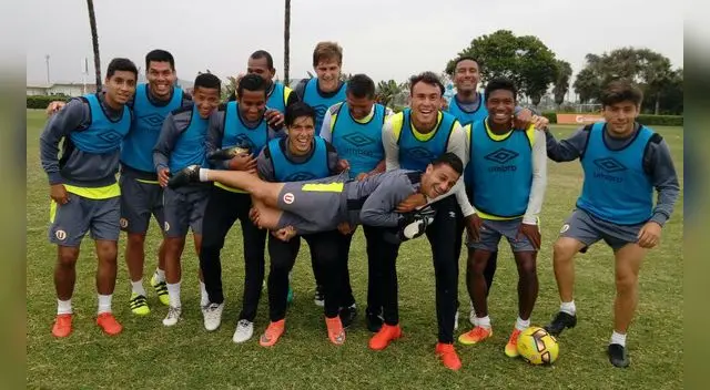 Mira cómo vacilaron sus compañeros a Diego Guastavino. Mira cómo vacilaron sus compañeros a Diego Guastavino.