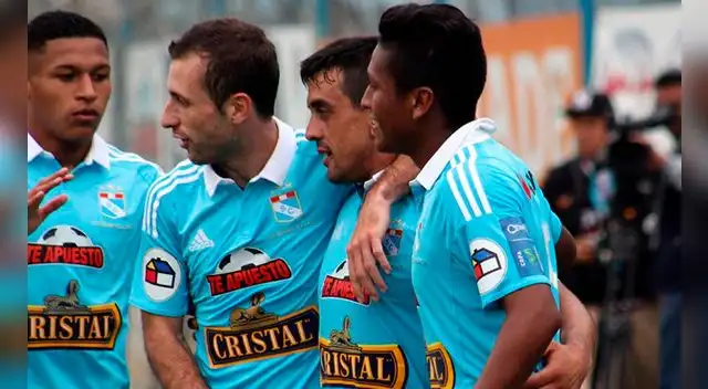 Sporting Cristal aplastó 7-2 a César Vallejo por Liguillas 2016 Sporting Cristal aplastó 7-2 a César Vallejo por Liguillas 2016