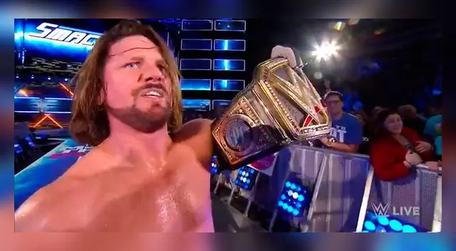 En WWE SmackDown Live, AJ Styles derrotó a Dean Ambrose.