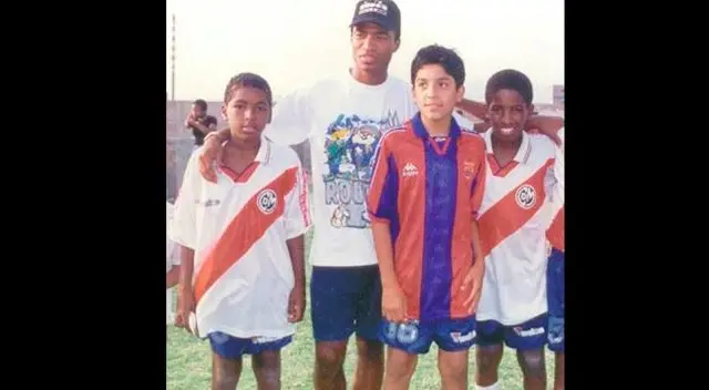 Jair Céspedes al lado de Jefferson Farfán y su ídolo, Waldir Sáenz 