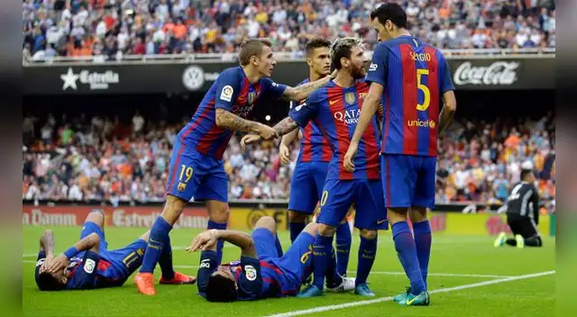 Para la RFEF, jugadores del Barcelona exageraron, ya que la botella solo impactó en Neymar. Para la RFEF, jugadores del Barcelona exageraron, ya que la botella solo impactó en Neymar.