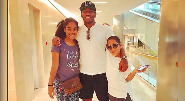 Jefferson Farfán junto a sus hijos Maialen y Adriano. Jefferson Farfán junto a sus hijos Maialen y Adriano.